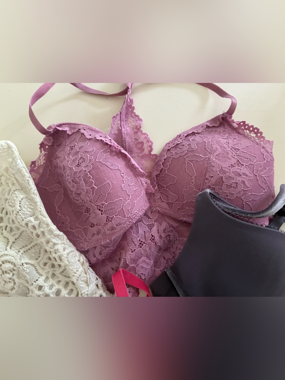 4 Bralettes